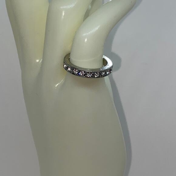 Silver-Tone Clear Rhinestone Band Style Ring Women's Size 6.5 - Picture 1 of 7